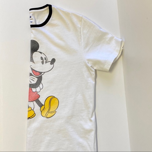 Old Navy Disney Men’s Mickey Mouse Tee White - Picture 4 of 8